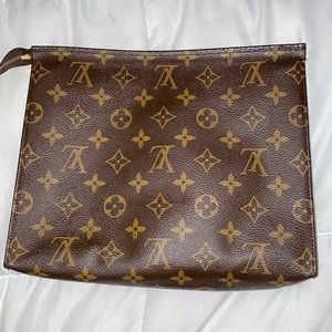 COPY - Louis Vutton clutch